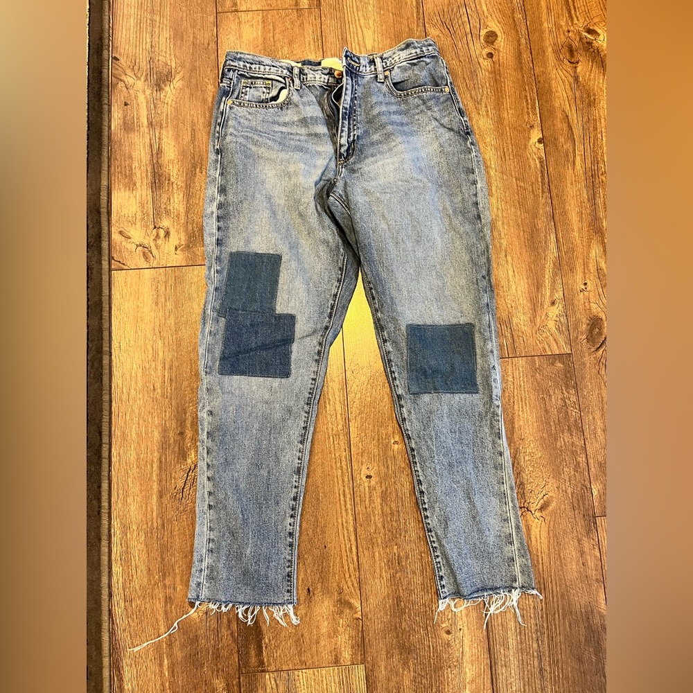Universal Thread Size 8 Women’s Boyfriend Jeans